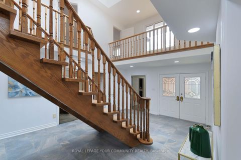 Photo 5 at 182 Oxford Street, Mill Pond, Richmond Hill