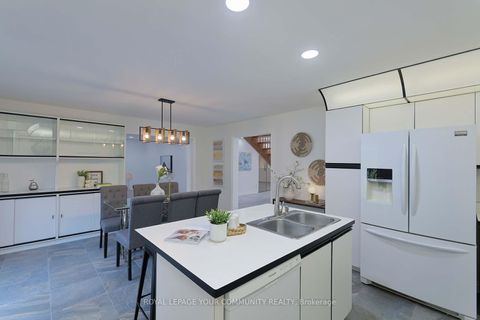 Photo 9 at 182 Oxford Street, Mill Pond, Richmond Hill