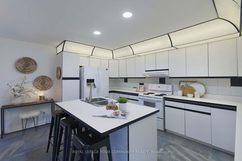 Photo 11 at 182 Oxford Street, Mill Pond, Richmond Hill