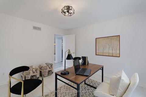 Photo 17 at 182 Oxford Street, Mill Pond, Richmond Hill