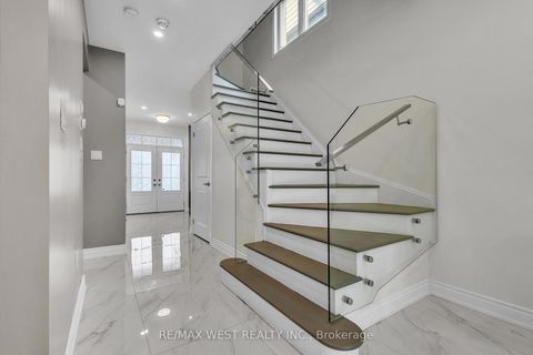 Photo 3 at 61 Zenith Avenue, Kleinburg, Vaughan