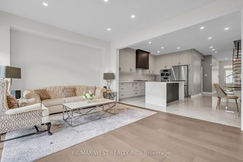 Photo 8 at 61 Zenith Avenue, Kleinburg, Vaughan