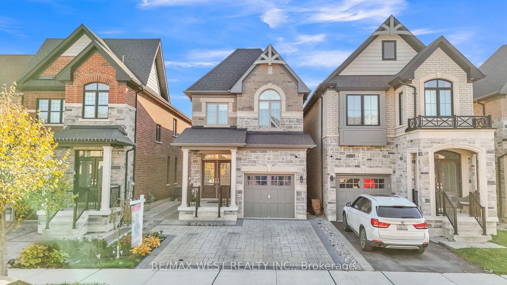 61 Zenith Avenue, Kleinburg, Vaughan photo number 2