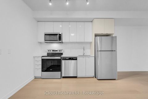 Photo 7 at 519 - 859 The Queensway, Queensway, Toronto