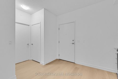 Photo 8 at 519 - 859 The Queensway, Queensway, Toronto