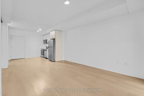 Photo 13 at 519 - 859 The Queensway, Queensway, Toronto