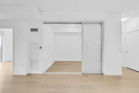 Photo 15 at 519 - 859 The Queensway, Queensway, Toronto