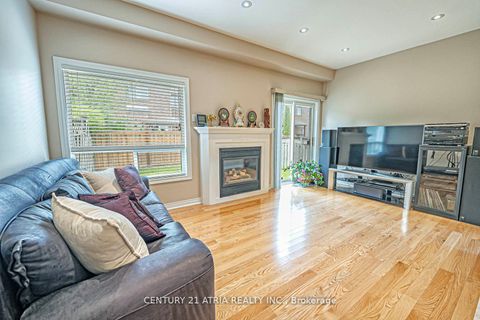 Photo 9 at 40 Nottingham Drive, Westbrook, Richmond Hill