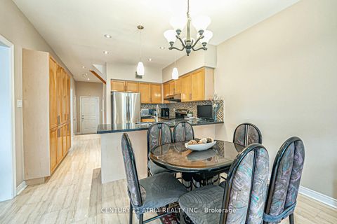 Photo 12 at 40 Nottingham Drive, Westbrook, Richmond Hill