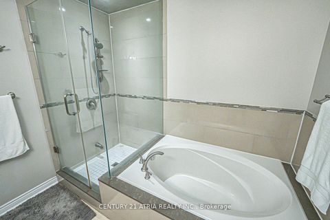 Photo 25 at 40 Nottingham Drive, Westbrook, Richmond Hill