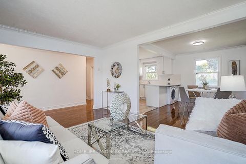 Photo 9 at 181 Searle Avenue, Bathurst Manor, Toronto