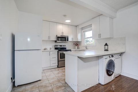 Photo 15 at 181 Searle Avenue, Bathurst Manor, Toronto