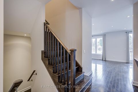 Photo 3 at 52 Helliwell Crescent, Rural Richmond Hill, Richmond Hill