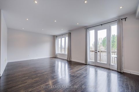 Photo 8 at 52 Helliwell Crescent, Rural Richmond Hill, Richmond Hill