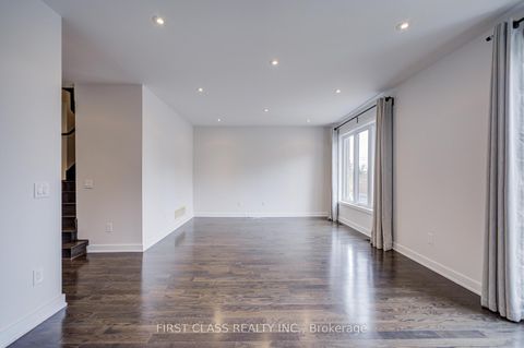 Photo 10 at 52 Helliwell Crescent, Rural Richmond Hill, Richmond Hill