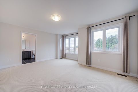 Photo 14 at 52 Helliwell Crescent, Rural Richmond Hill, Richmond Hill