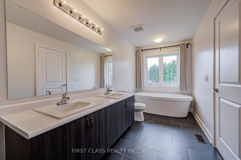 Photo 15 at 52 Helliwell Crescent, Rural Richmond Hill, Richmond Hill