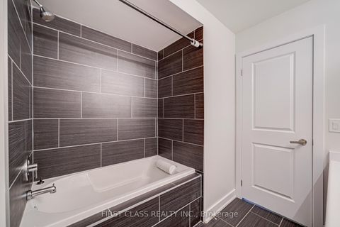 Photo 18 at 52 Helliwell Crescent, Rural Richmond Hill, Richmond Hill