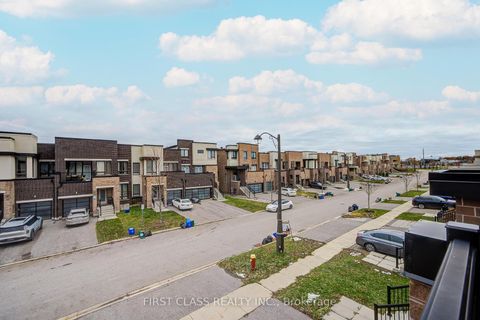 Photo 24 at 52 Helliwell Crescent, Rural Richmond Hill, Richmond Hill