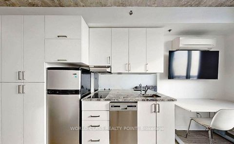 Photo 8 at 633 - 1900 Simcoe Street, Samac, Oshawa