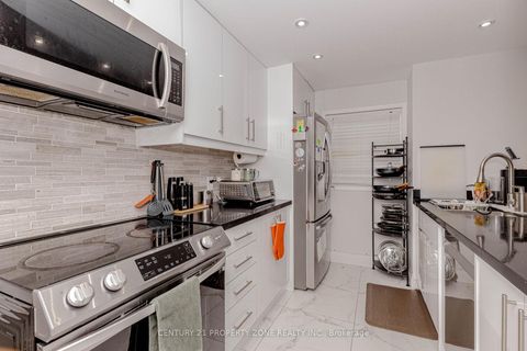 Photo 3 at 13 White Elm Road, Holly, Barrie