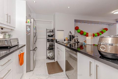 Photo 4 at 13 White Elm Road, Holly, Barrie