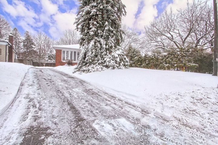 Photo 2 at 72 Monkswood Crescent, Central Newmarket, Newmarket