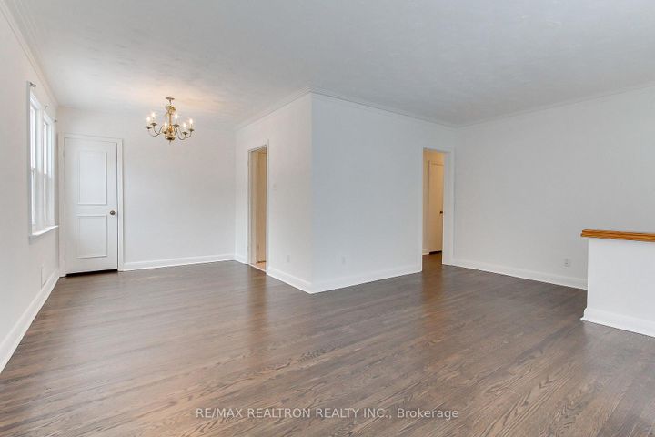 Photo 6 at 72 Monkswood Crescent, Central Newmarket, Newmarket