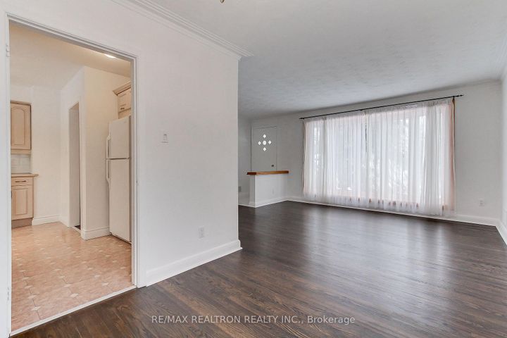 Photo 7 at 72 Monkswood Crescent, Central Newmarket, Newmarket