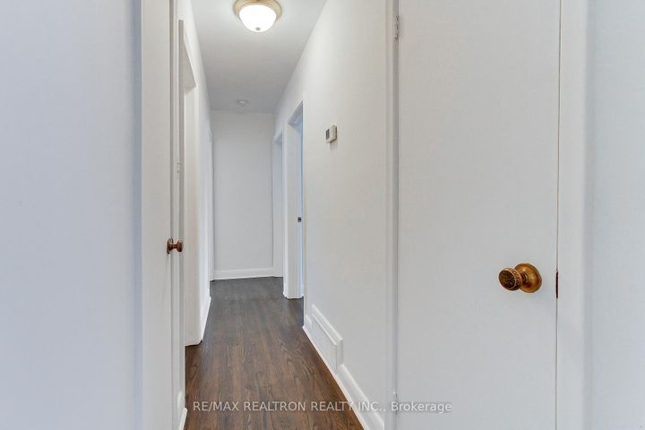 Photo 11 at 72 Monkswood Crescent, Central Newmarket, Newmarket