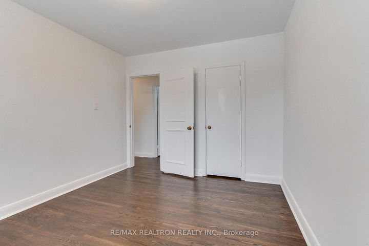 Photo 13 at 72 Monkswood Crescent, Central Newmarket, Newmarket