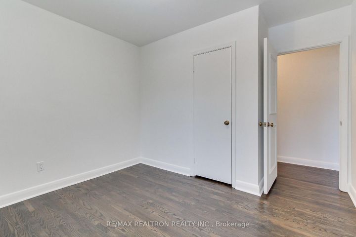 Photo 15 at 72 Monkswood Crescent, Central Newmarket, Newmarket