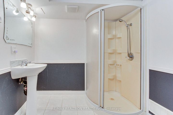 Photo 28 at 72 Monkswood Crescent, Central Newmarket, Newmarket