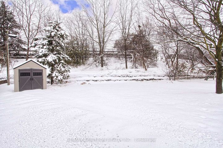 Photo 30 at 72 Monkswood Crescent, Central Newmarket, Newmarket