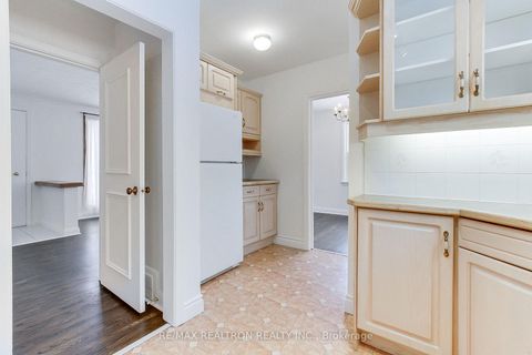 Photo 10 at 72 Monkswood Crescent, Central Newmarket, Newmarket