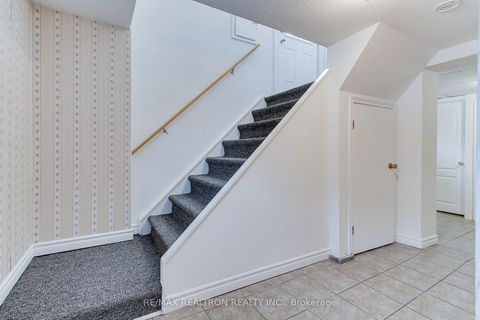 Photo 19 at 72 Monkswood Crescent, Central Newmarket, Newmarket