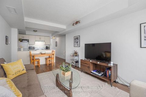 Photo 3 at 212 - 15 Maplewood Avenue, Cedarvale, Toronto