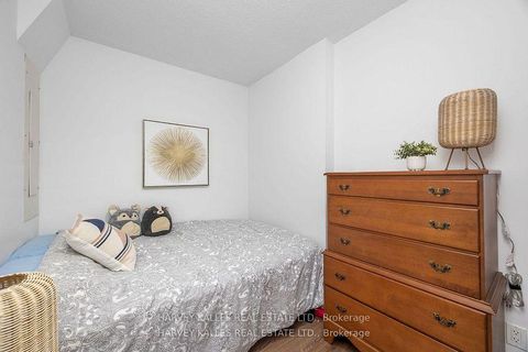 Photo 8 at 212 - 15 Maplewood Avenue, Cedarvale, Toronto