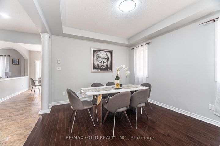Photo 5 at 15 Oakhaven Road, Bram East, Brampton