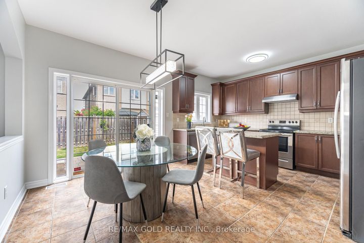 Photo 6 at 15 Oakhaven Road, Bram East, Brampton