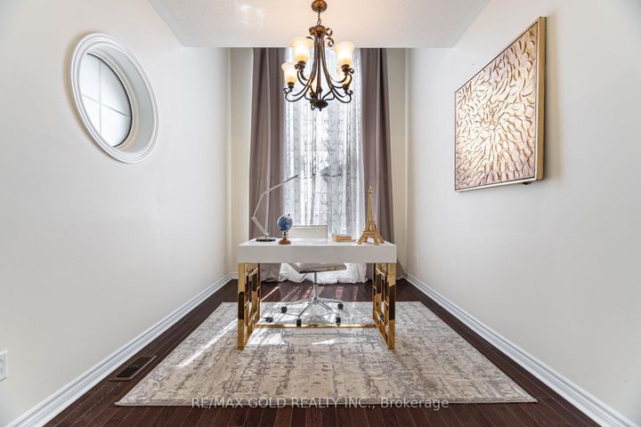 Photo 12 at 15 Oakhaven Road, Bram East, Brampton