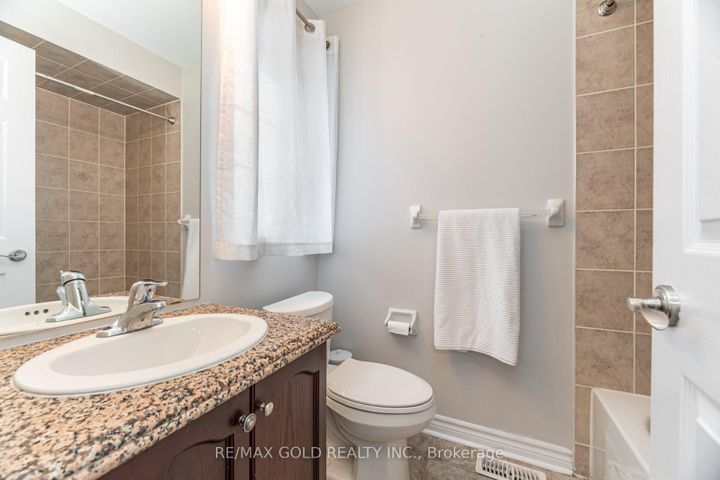 Photo 21 at 15 Oakhaven Road, Bram East, Brampton