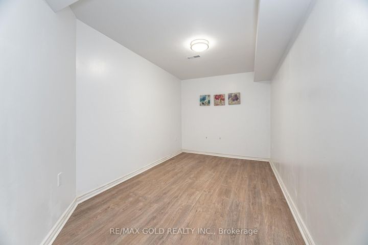 Photo 29 at 15 Oakhaven Road, Bram East, Brampton