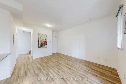 Photo 7 at 112 - 370 D Red Maple Road, Langstaff, Richmond Hill