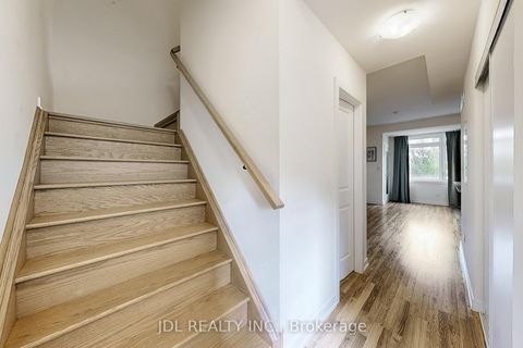 Photo 13 at 112 - 370 D Red Maple Road, Langstaff, Richmond Hill