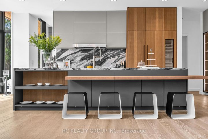 Photo 1 at 7 Whitelaw Court, Grandview, Markham