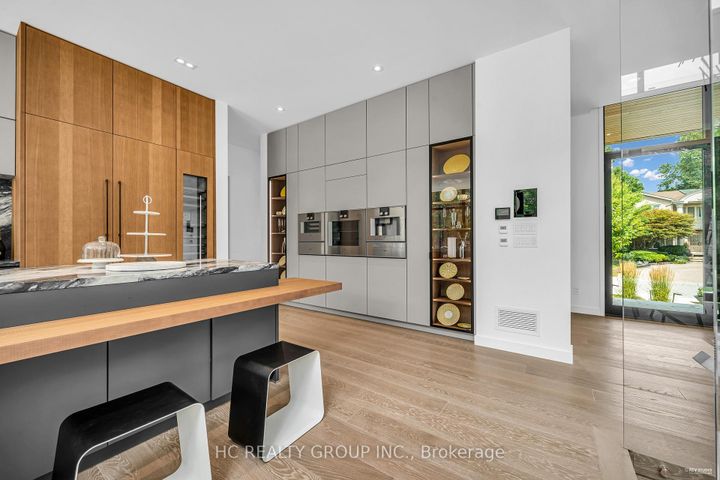 Photo 4 at 7 Whitelaw Court, Grandview, Markham