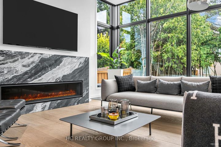 Photo 5 at 7 Whitelaw Court, Grandview, Markham