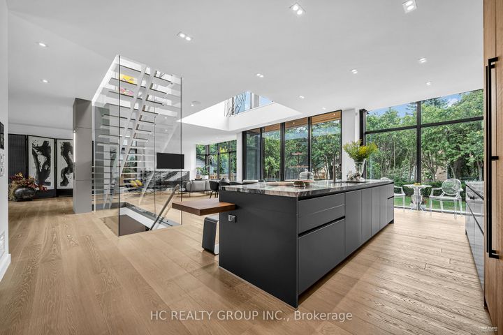 Photo 8 at 7 Whitelaw Court, Grandview, Markham