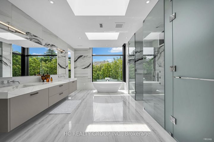 Photo 14 at 7 Whitelaw Court, Grandview, Markham